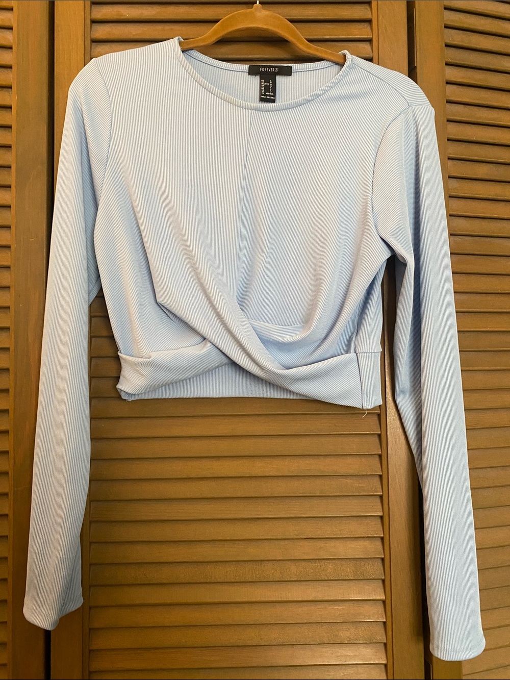 Forever 21 Pale Blue Twist-Front Long Sleeve Crop Top
